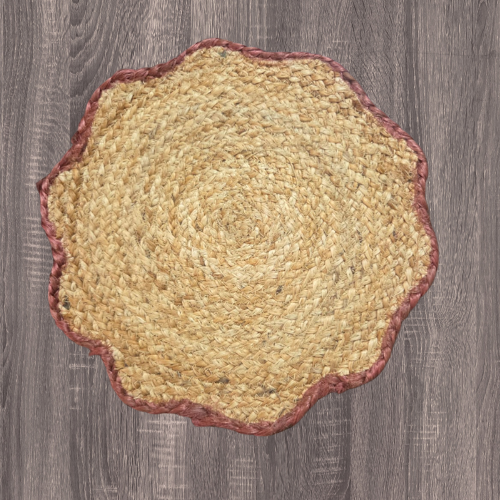 Rust-Edged Scalloped Jute Mat